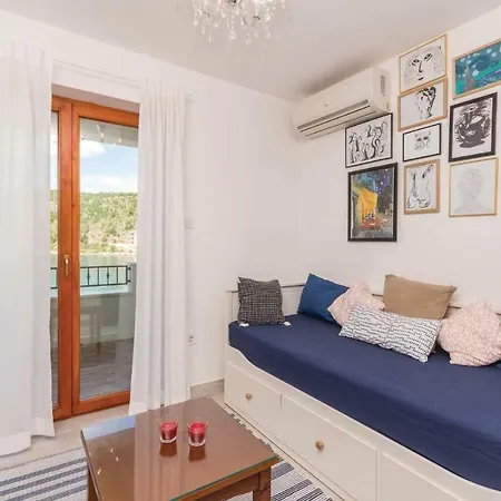 Casa vacanze Three-bedroom Holiday In Kruševo