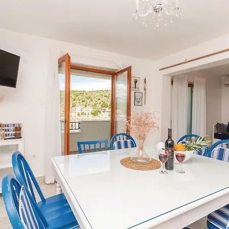 Three-bedroom Holiday In