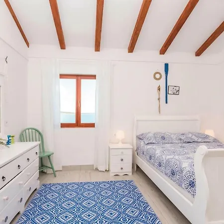 Three-bedroom Holiday In Casa vacanze Kruševo