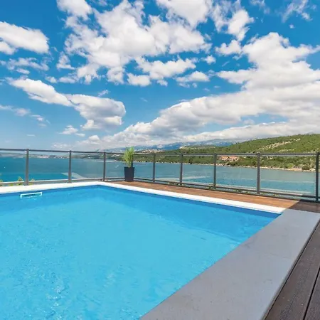 Three-bedroom Holiday In Casa vacanze *