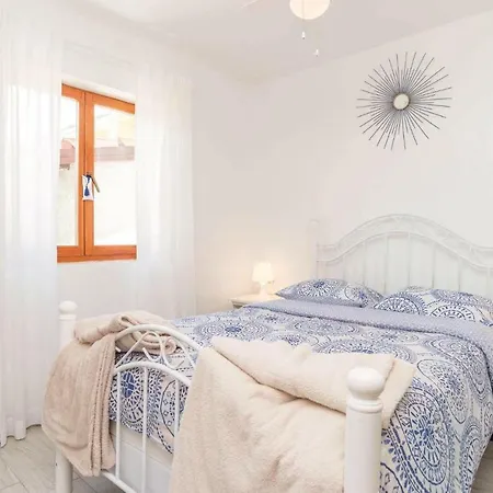 Three-bedroom Holiday In * Kruševo